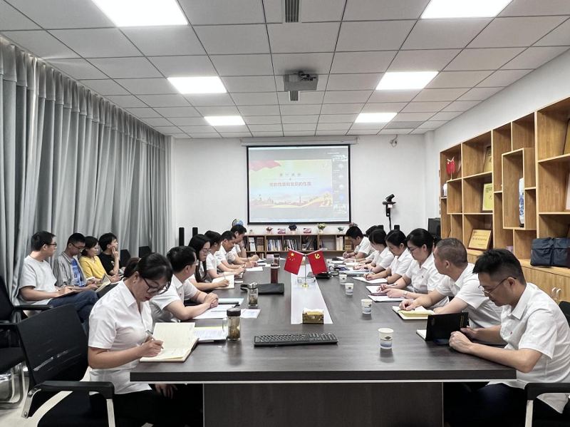 張勇為華北公司黨支部講“強(qiáng)黨性、正作風(fēng)、踐宗旨”專(zhuān)題黨課